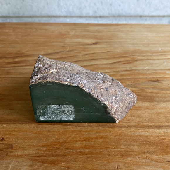 Geode bookend or shelf decor “green” - Picture 4 of 7